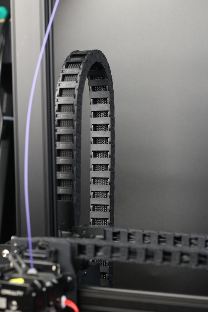 CR-M4-Drag-Chains2.jpg CR-M4-Drag-Chains2.jpg