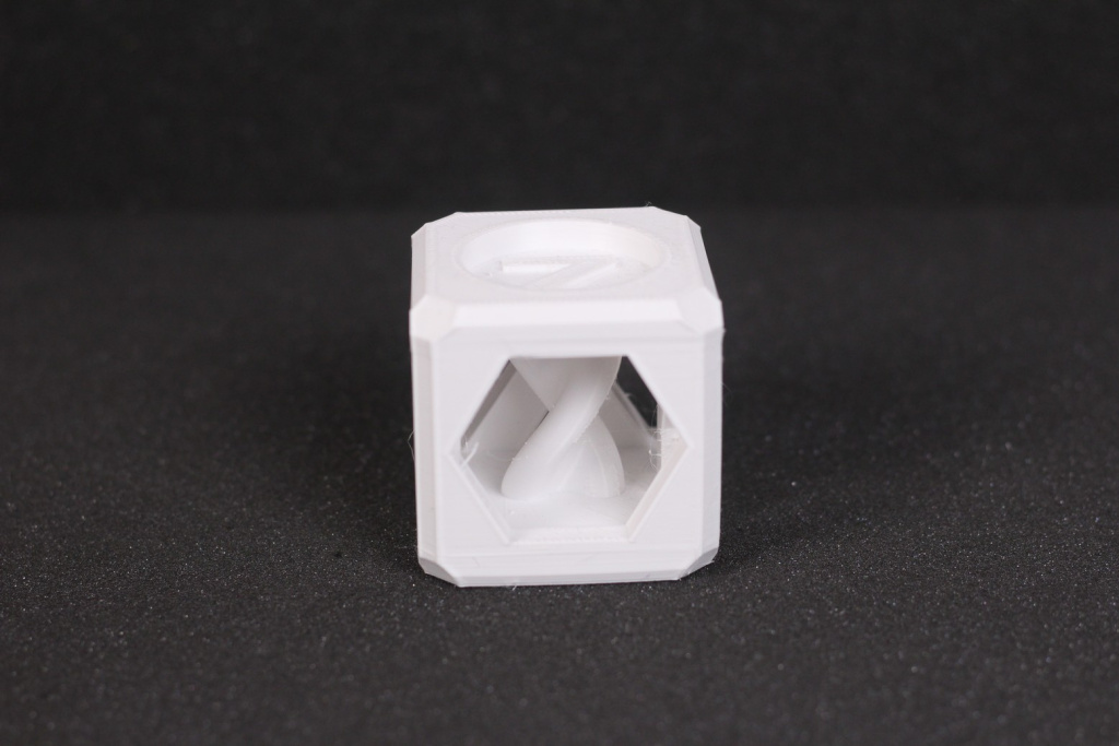 200-Helix-Test-Cube-printed-in-PETG-2.jpg 200-Helix-Test-Cube-printed-in-PETG-2.jpg