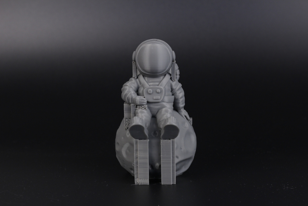 Sermoon-V1-Pro-Review-Astronaut-on-the-moon5.jpg Sermoon-V1-Pro-Review-Astronaut-on-the-moon5.jpg