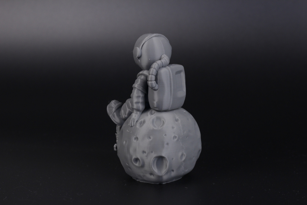Sermoon-V1-Pro-Review-Astronaut-on-the-moon2.jpg Sermoon-V1-Pro-Review-Astronaut-on-the-moon2.jpg