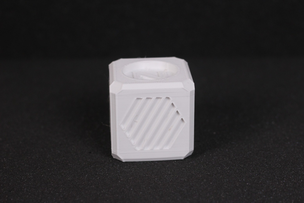 200-Helix-Test-Cube-printed-in-PETG-3.jpg 200-Helix-Test-Cube-printed-in-PETG-3.jpg
