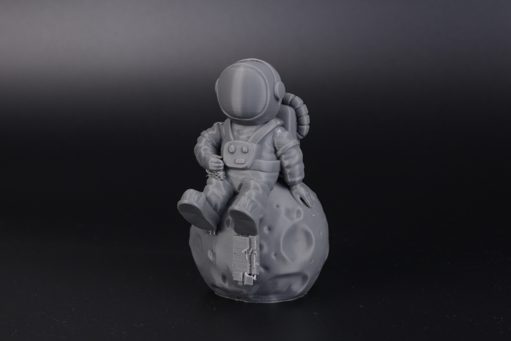 Sermoon-V1-Pro-Review-Astronaut-on-the-moon3.jpg Sermoon-V1-Pro-Review-Astronaut-on-the-moon3.jpg