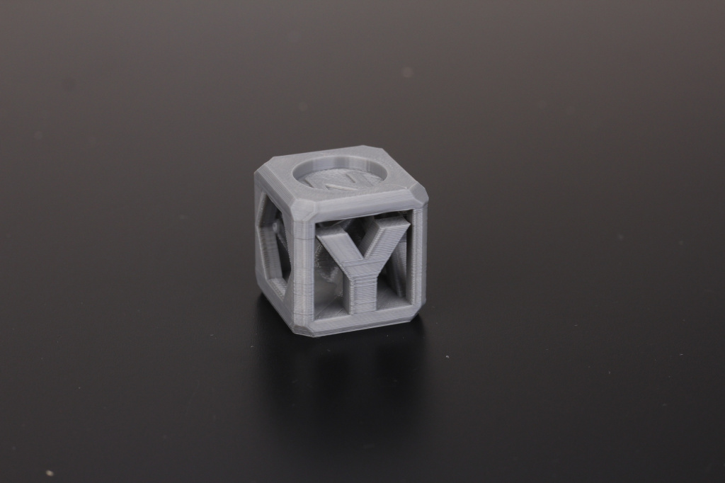 Helix-Cube-Test-Print-on-Sidewinder-X2-5.jpg Helix-Cube-Test-Print-on-Sidewinder-X2-5.jpg