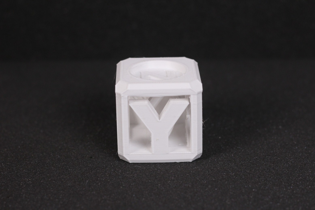 200-Helix-Test-Cube-printed-in-PETG-1.jpg 200-Helix-Test-Cube-printed-in-PETG-1.jpg