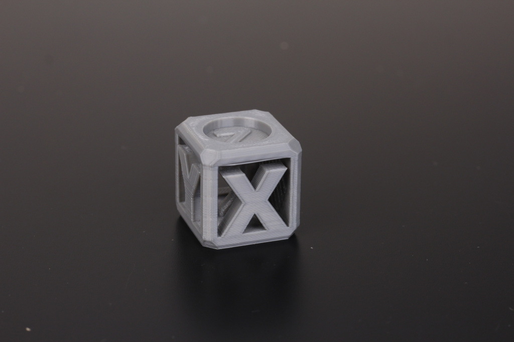 Helix-Cube-Test-Print-on-Sidewinder-X2-4.jpg Helix-Cube-Test-Print-on-Sidewinder-X2-4.jpg