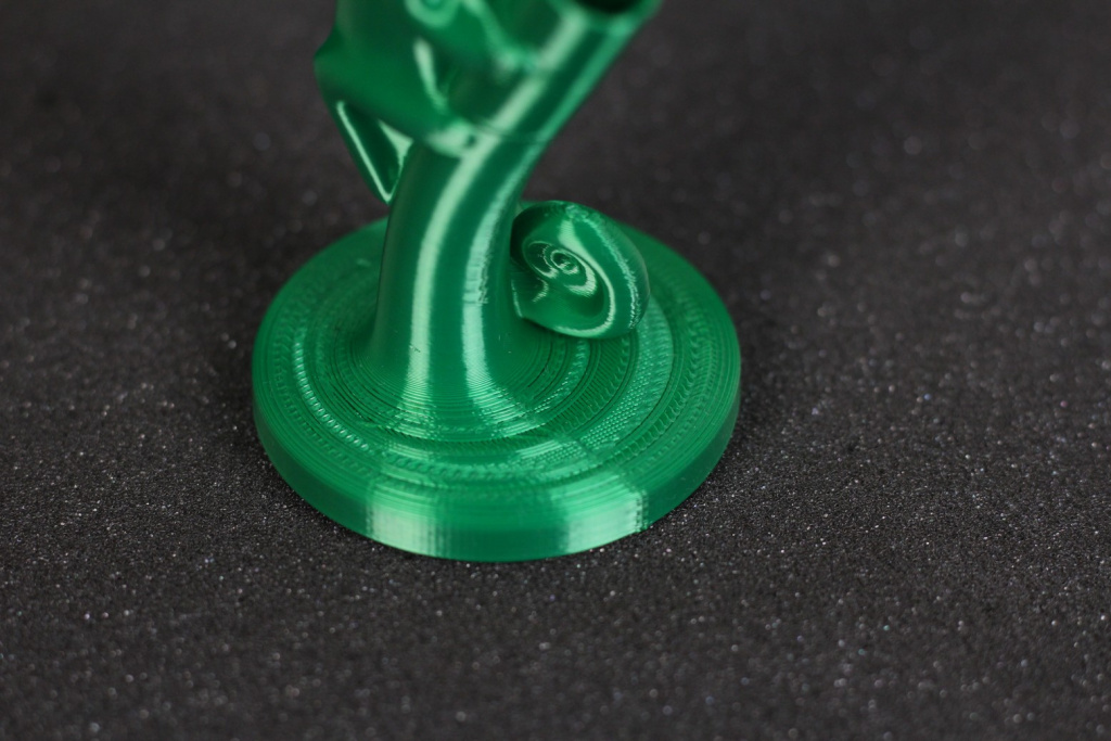 Chameleon-Pen-Holder-1.jpg Chameleon-Pen-Holder-1.jpg